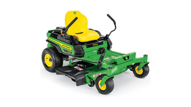 John Deere murutraktor Z315E eestvaade valgel taustal