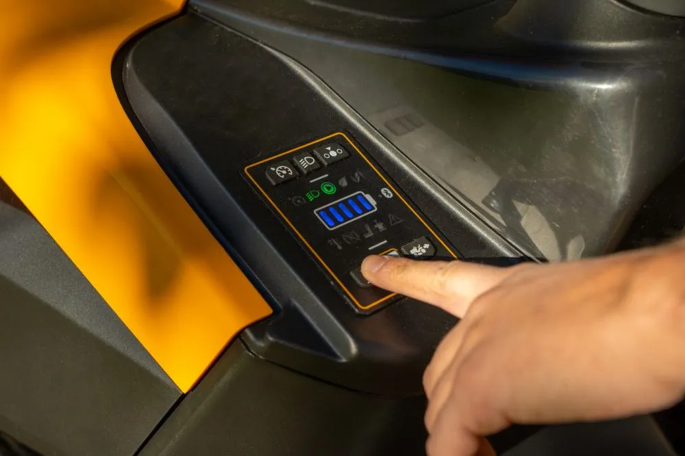 Akumurutraktor Tornado 398e( aku ja laadija komplektis), Stiga UUS! - pilt 7